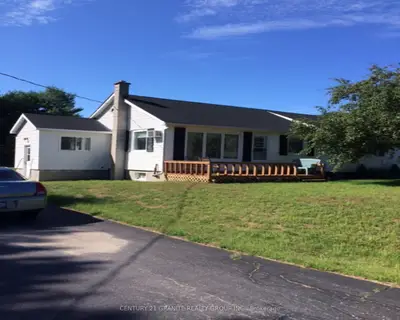 Detached in Hastings Highlands