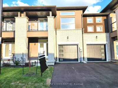 Att/Row/Townhouse in Welland