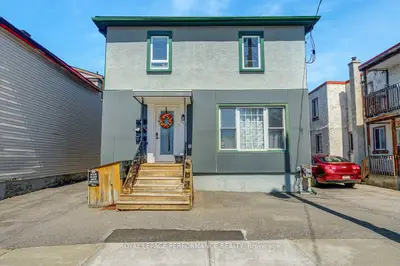 Duplex in Vanier and Kingsview Park