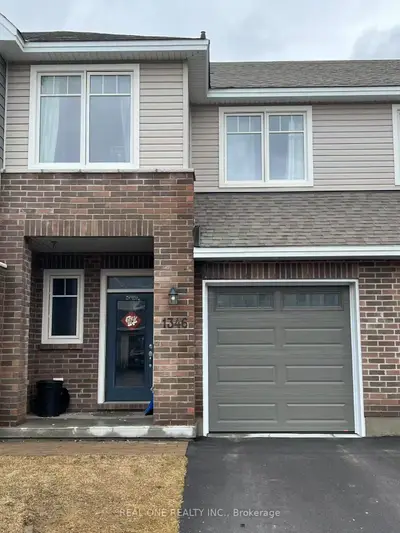 Att/Row/Townhouse in Kingston