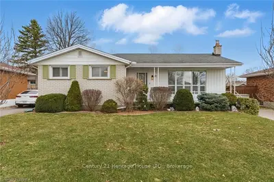 Detached in Brantford