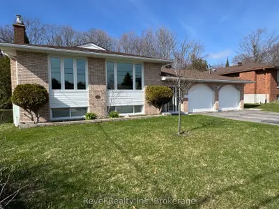 Detached in North Bay