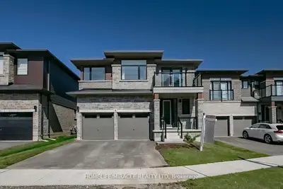 Detached in Brantford