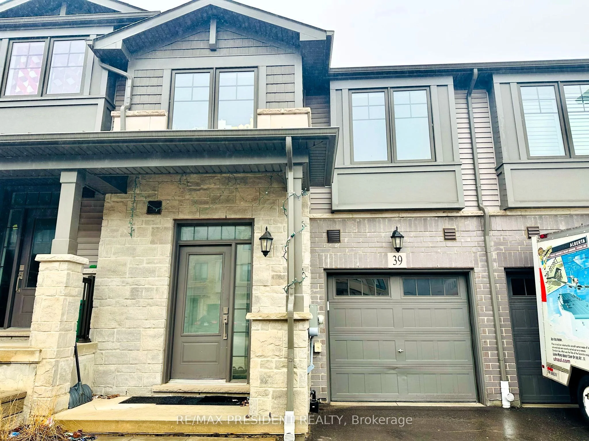 39 Hollywood Court, Cambridge, On N1r 0c7
