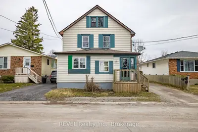 Triplex in Fort Erie
