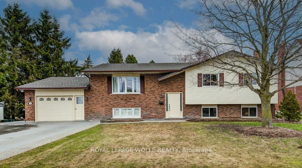 Detached in Wellesley