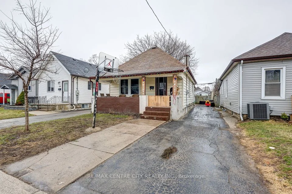 205 St Julien Street, London East, ON N5Z 2N1