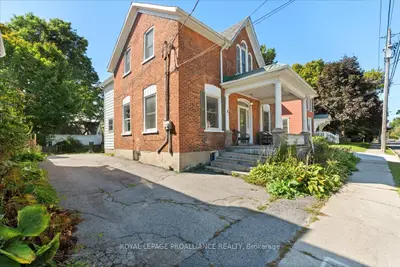 Detached in Prince Edward County