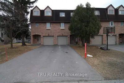 Condo Townhouse in Kanata