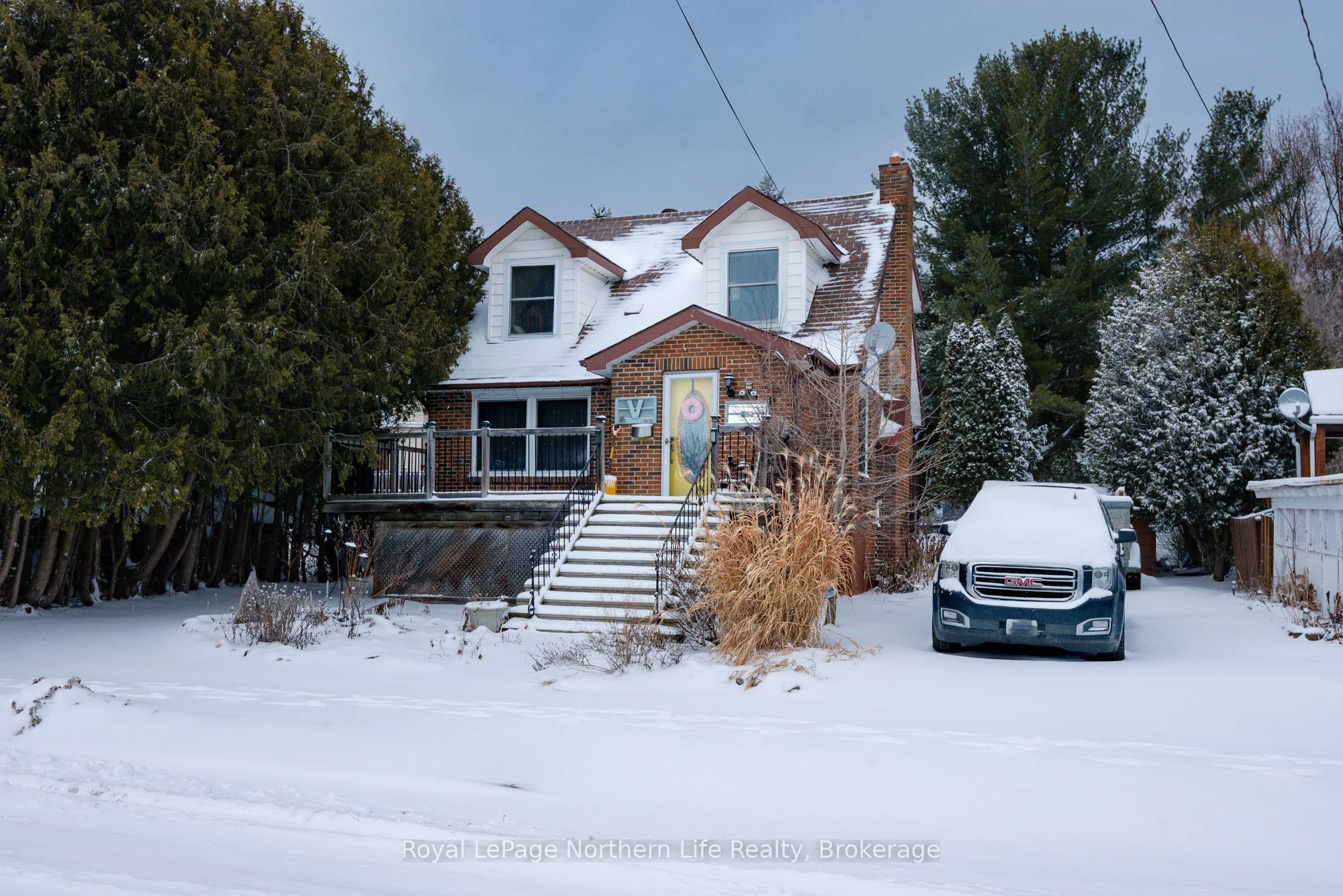 542 Mclaren Street, North Bay, On P1b 3l7