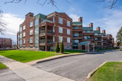 Condo Apartment in Cornwall