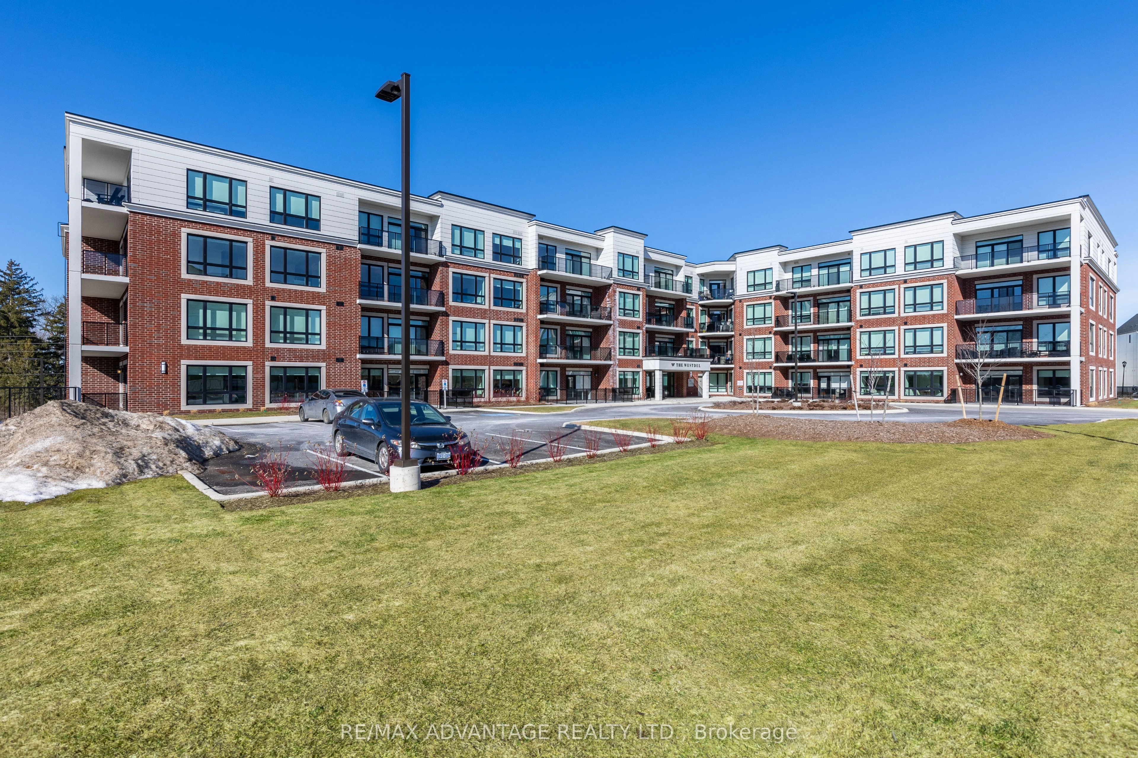 1975 Fountain Grass Drive 214, London South, On N6k 0m3
