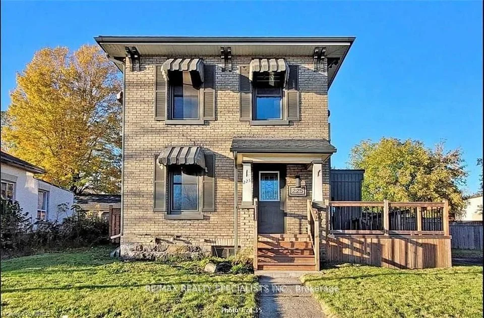 225 Dundas Street, Woodstock, On N4s 1a8