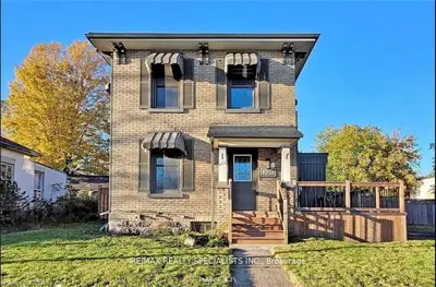 Detached in Woodstock