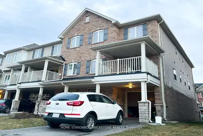Att/Row/Townhouse in Hamilton
