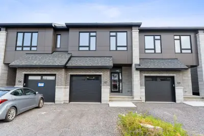 Att/Row/Townhouse in North Grenville