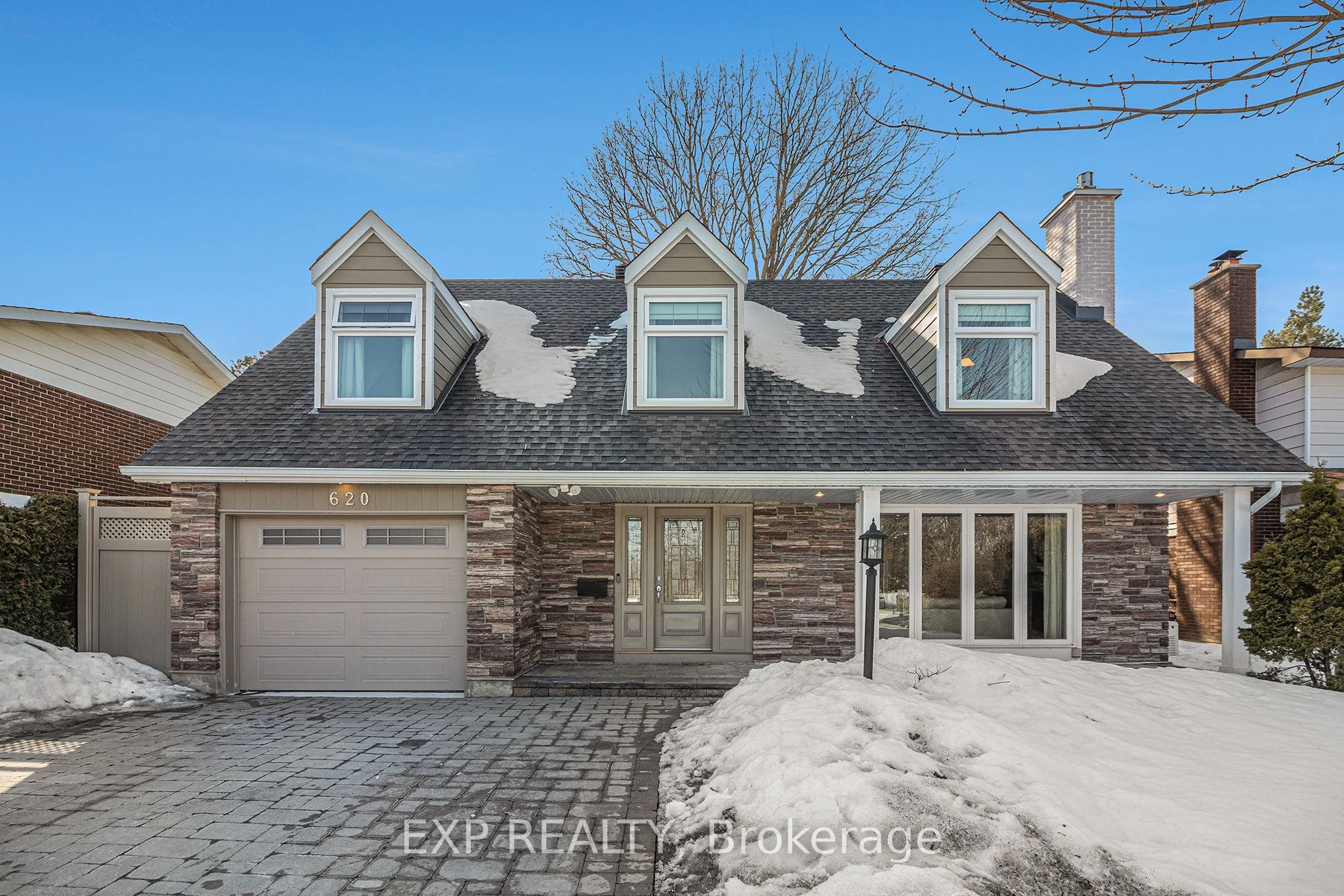 Detached in Beacon Hill North - South and Area