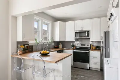 Detached in Windsor