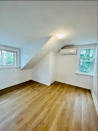 99 Beatrice Street #upper, Welland, On L3b 2z2