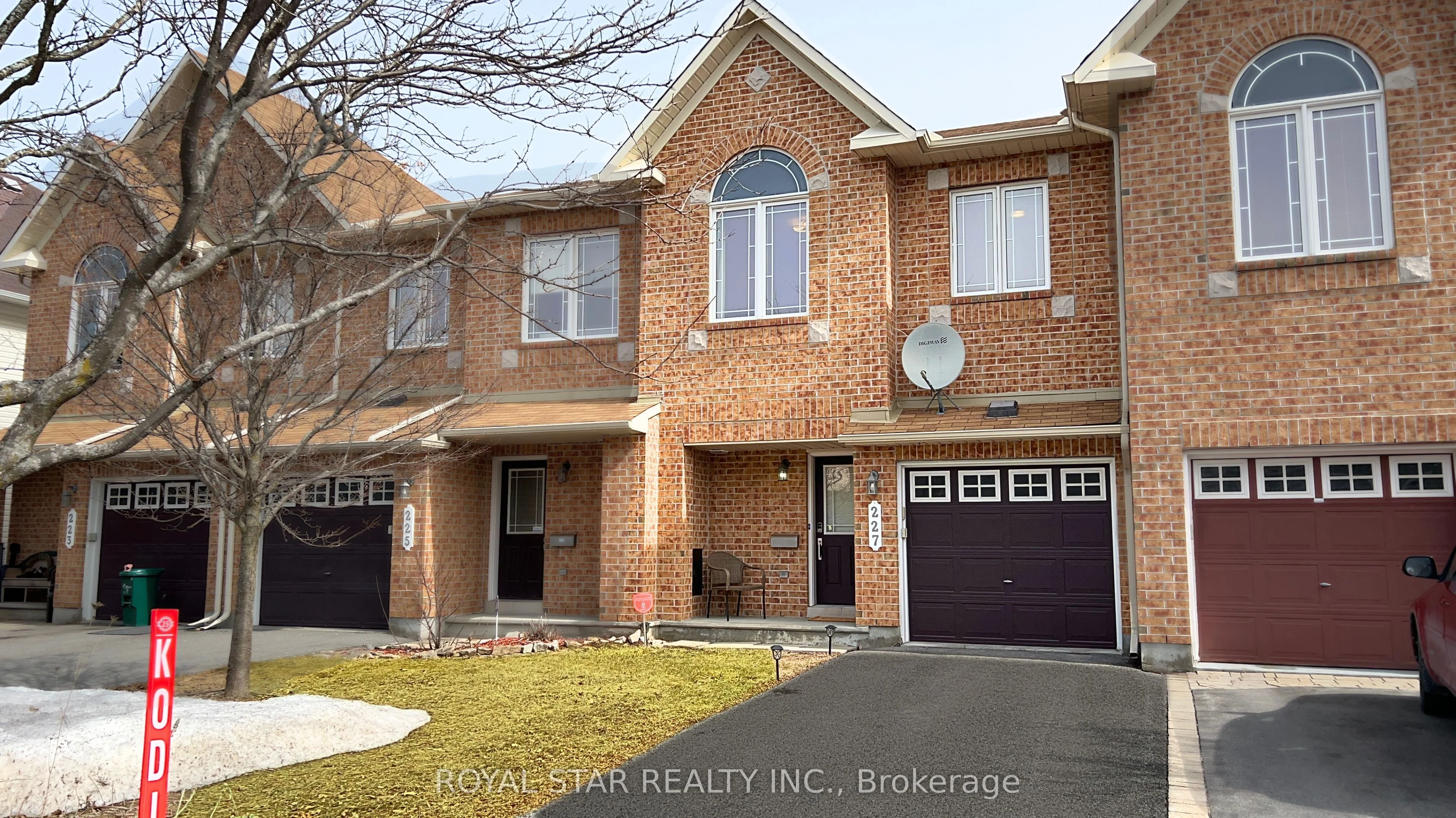 Att/Row/Townhouse in Kanata