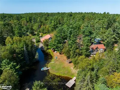Detached in Parry Sound Remote Area