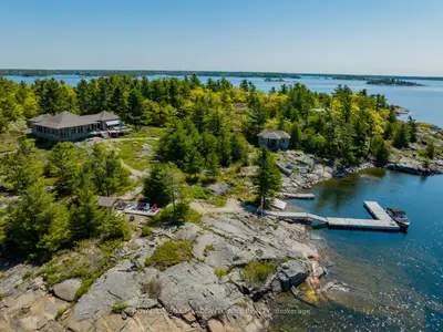 Detached in The Archipelago