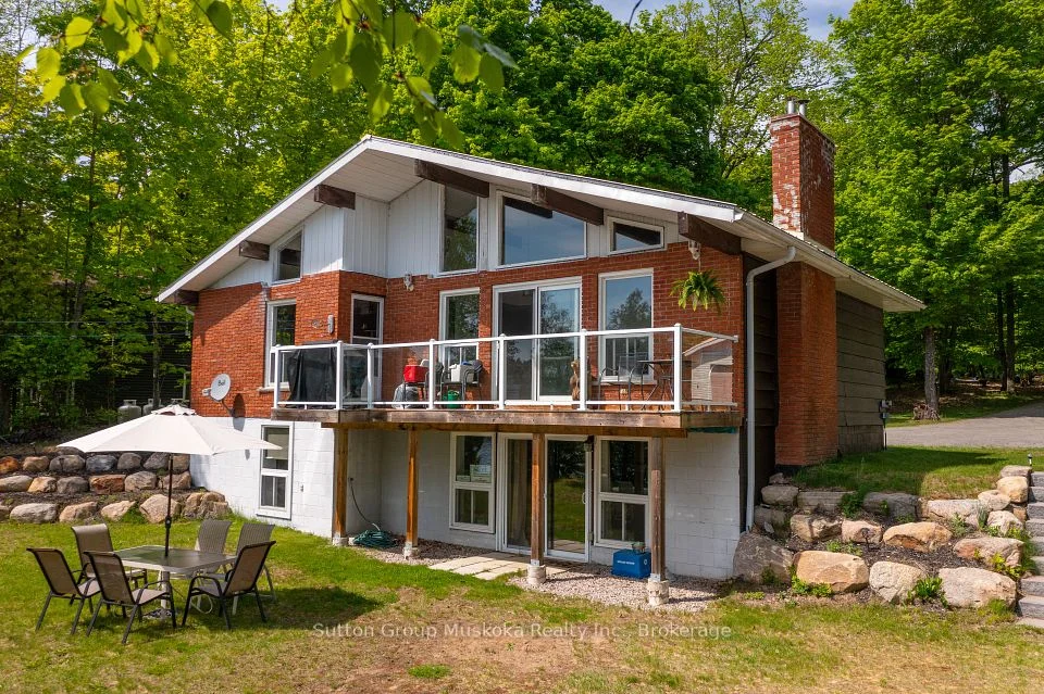 562&568 East Waseosa Lake Rd Road E, Huntsville, ON P1H 2J4