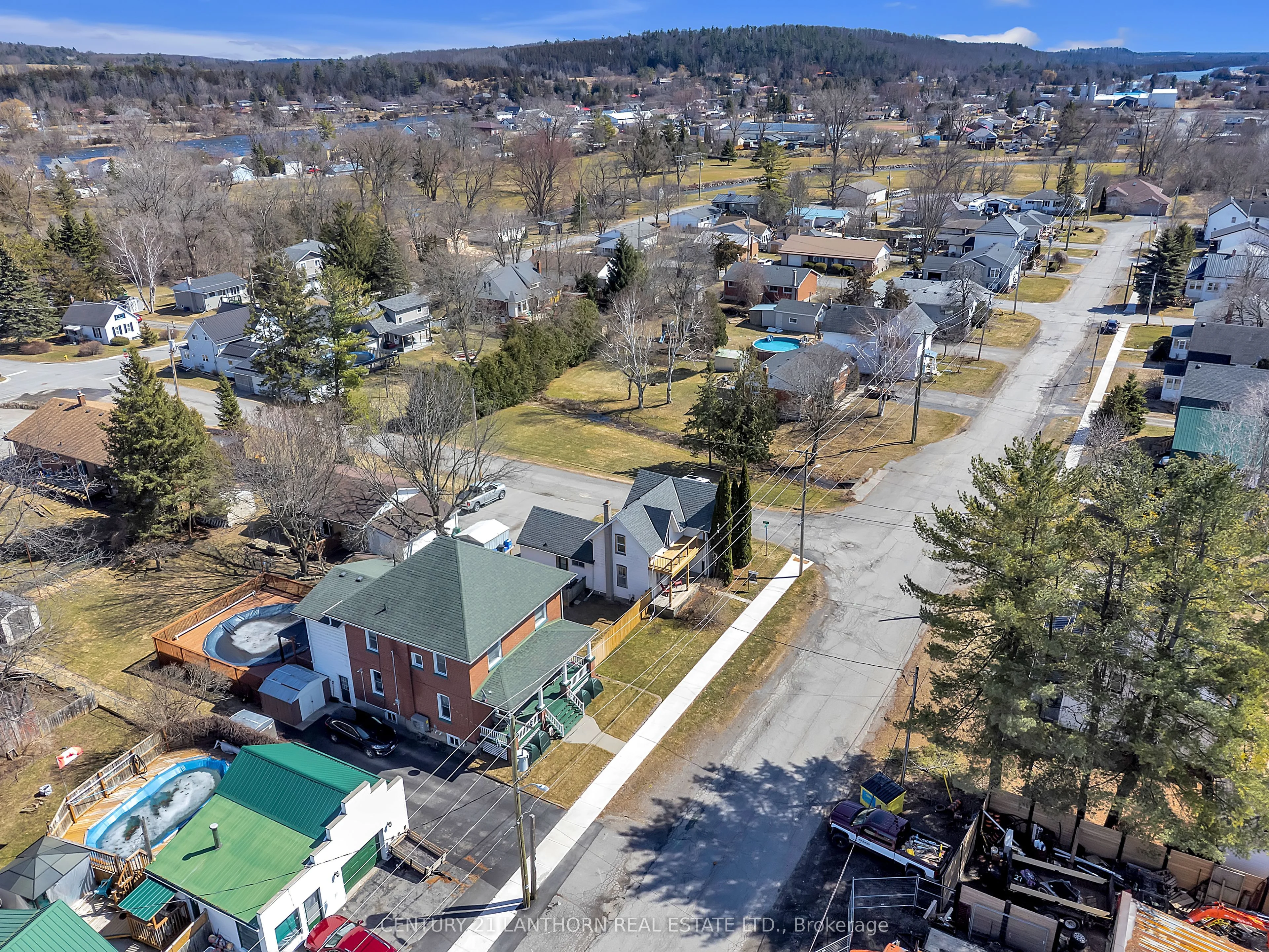 11 S Wellington Street, Quinte West, ON K0K 2C0