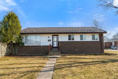 Detached in Windsor