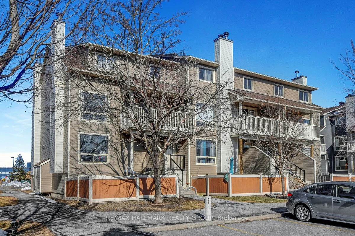 Condo Townhouse in Orleans - Convent Glen and Area