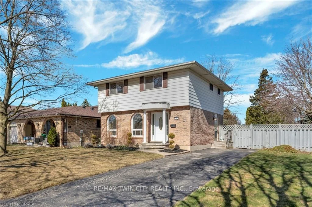 Detached in Brantford