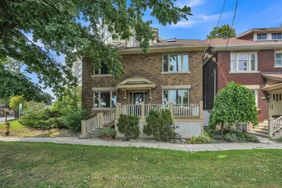 Detached in Ottawa Centre