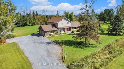 Detached in Stittsville - Munster - Richmond