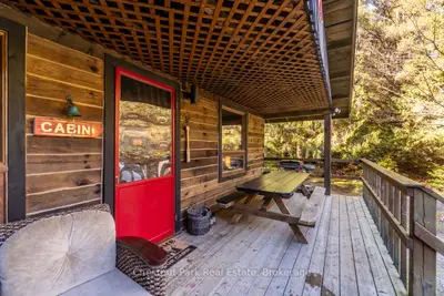 Detached in Bracebridge