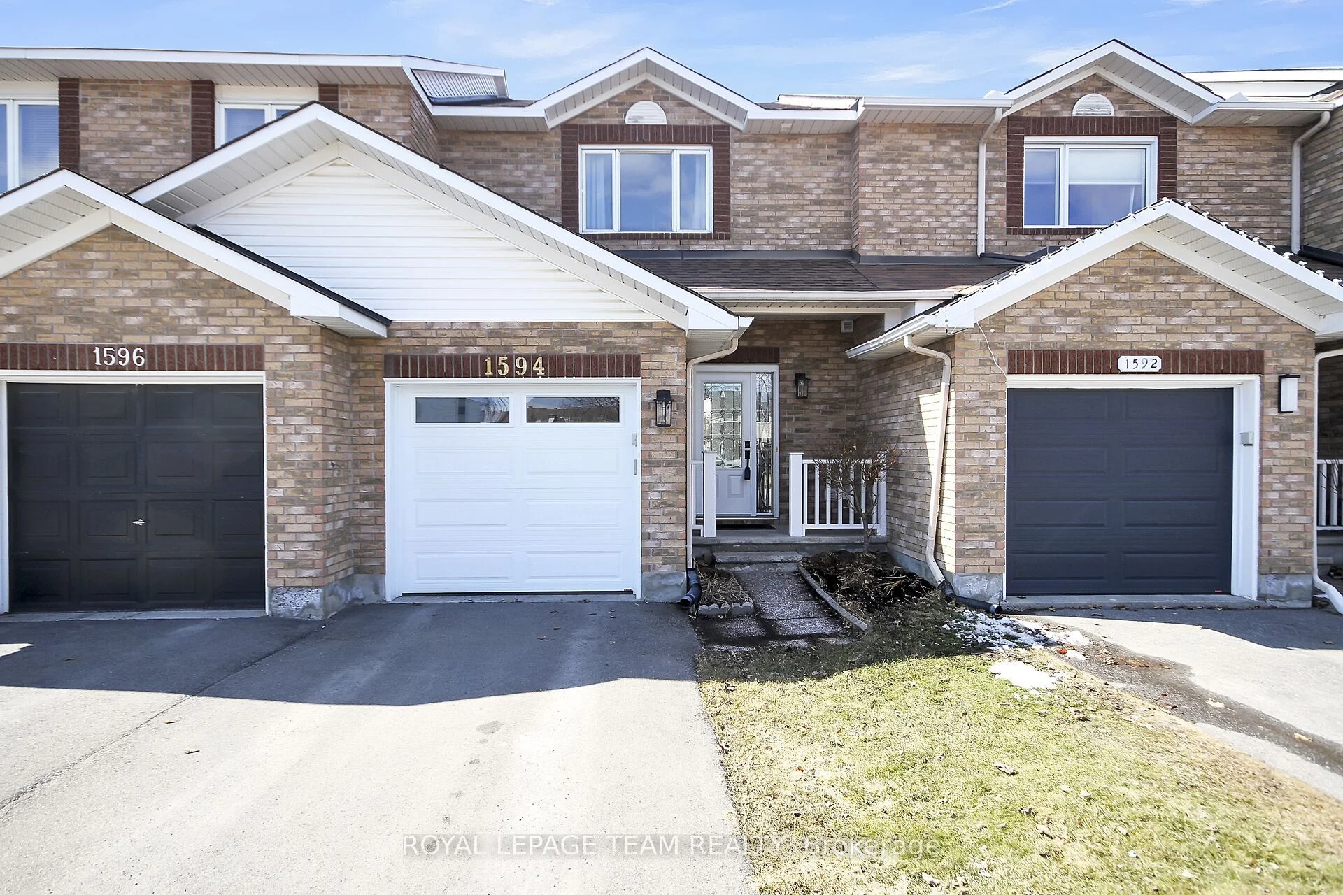 Att/Row/Townhouse in Orleans - Convent Glen and Area