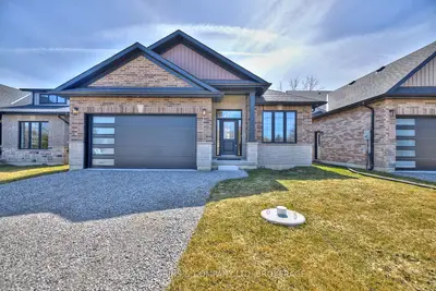 Detached in Lincoln