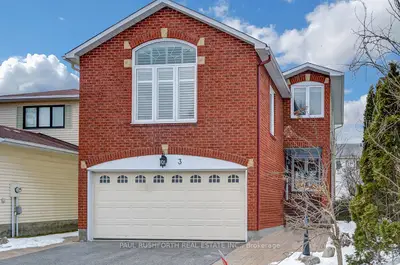 Detached in Kanata