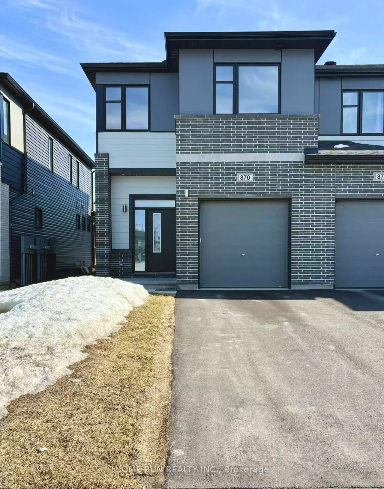 Att/Row/Townhouse in Kanata