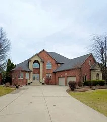 Detached in Lakeshore