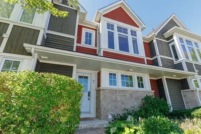 Condo Townhouse in Blue Mountains