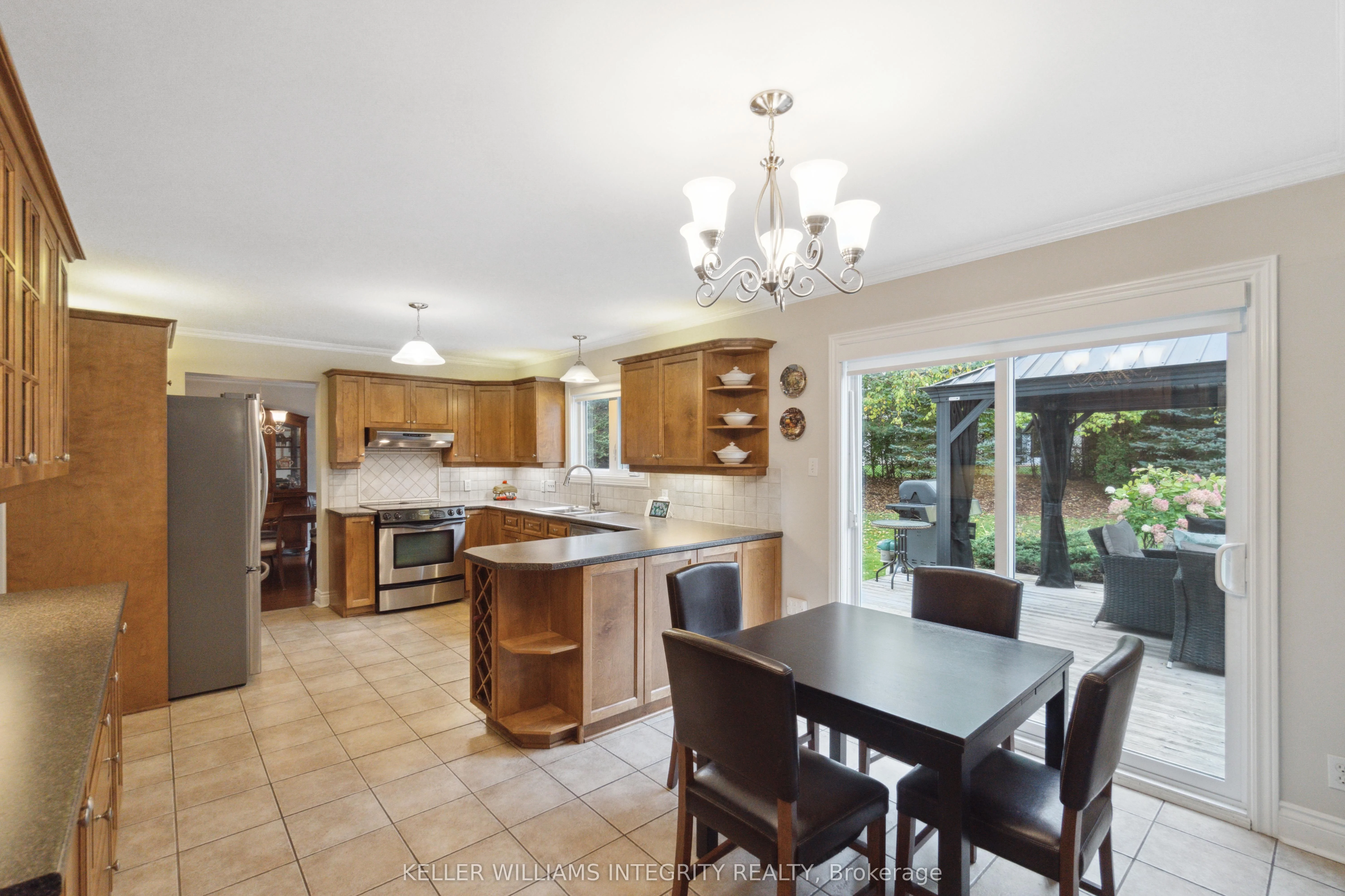 8 Spindle Way, Stittsville - Munster - Richmond, ON K2S 1J4