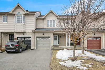 Att/Row/Townhouse in Kanata