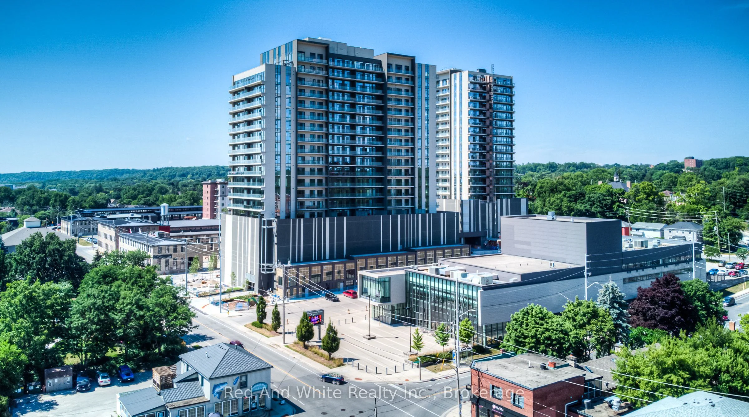 15 Glebe Street 1705, Cambridge, ON N1S 0C3