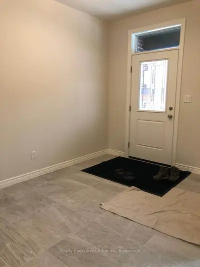 201 Poppy Drive E, Guelph, On N1l 1g6