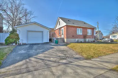 Detached in Fort Erie