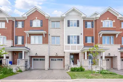 Att/Row/Townhouse in Hamilton