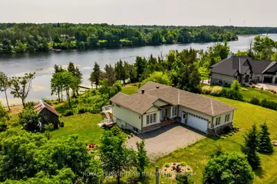 Detached in Montague