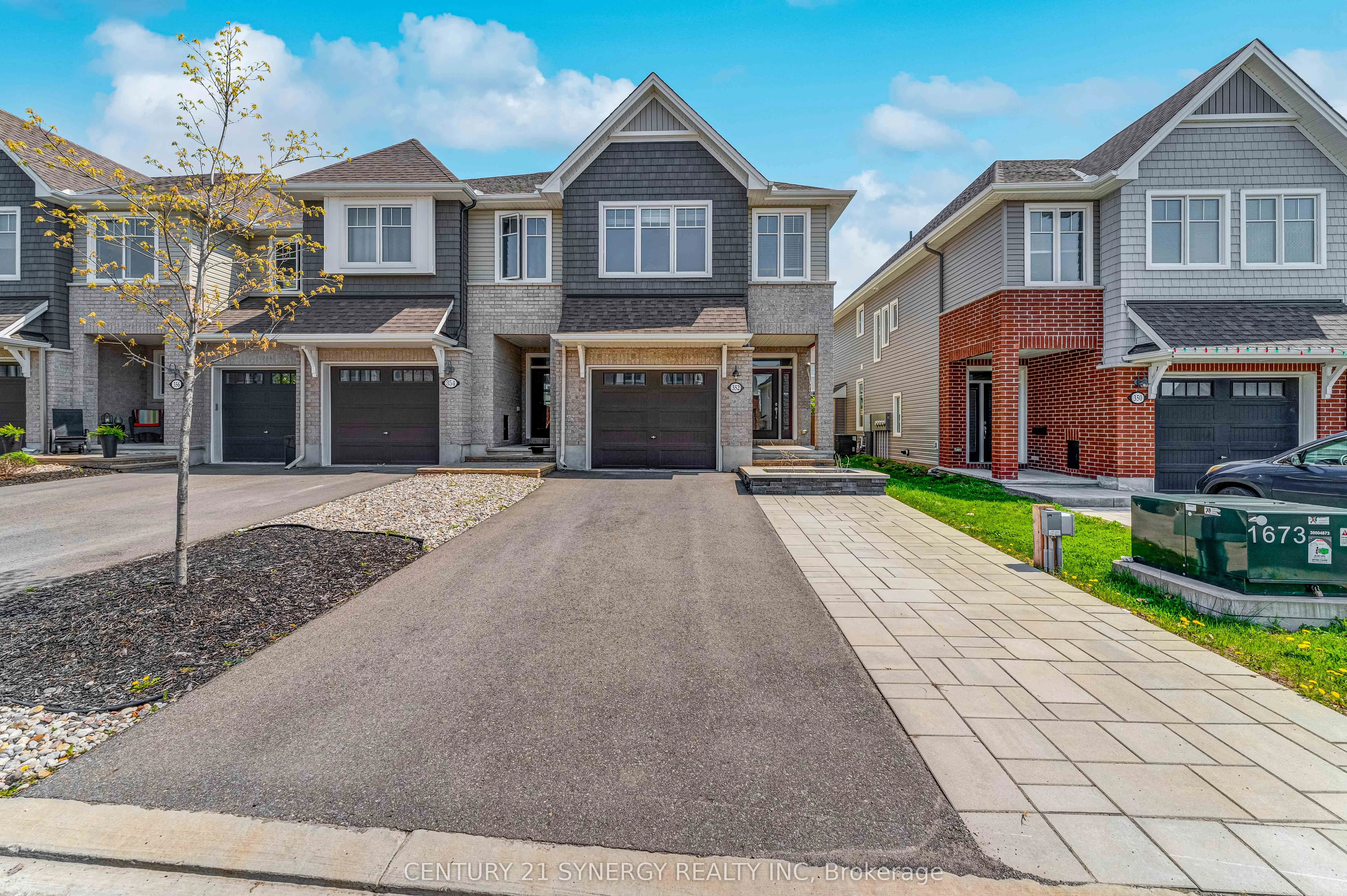 Att/Row/Townhouse in Orleans - Cumberland and Area