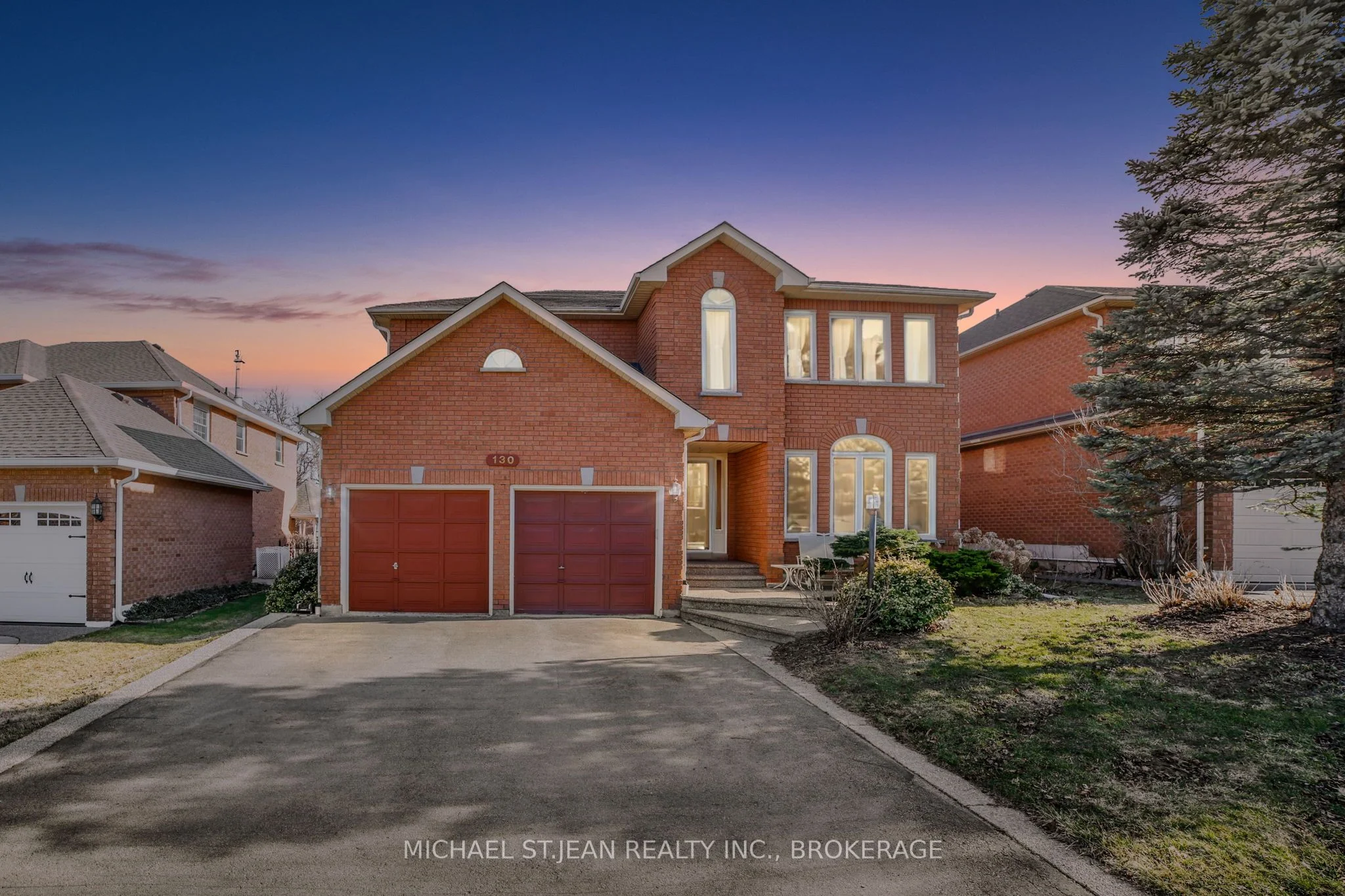 130 Huntingwood Avenue, Hamilton, ON L8H 6X7