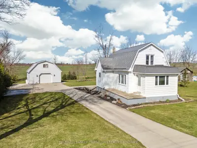Detached in Lambton Shores